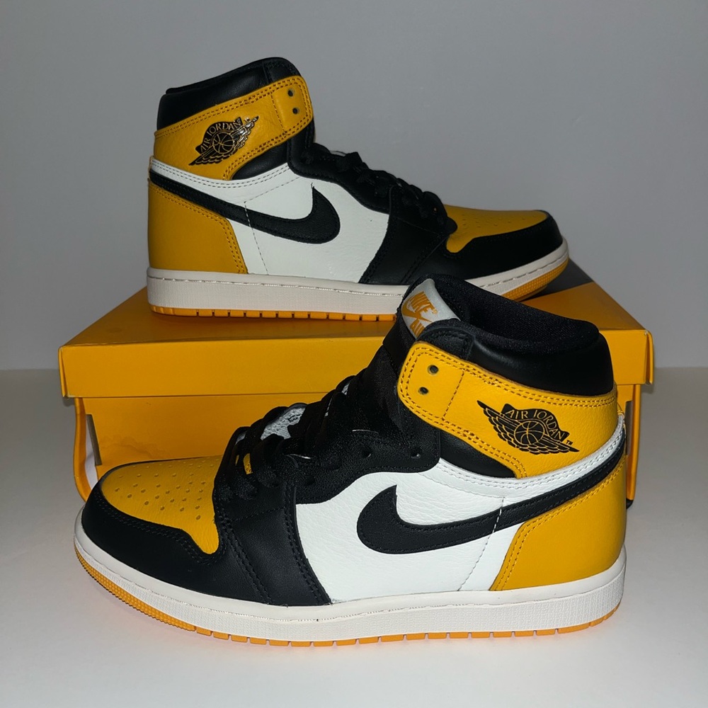 Jordan 1 High Retro Taxi Deadstock Size 8 Men’s/ 9.5 Women’s 555088-711